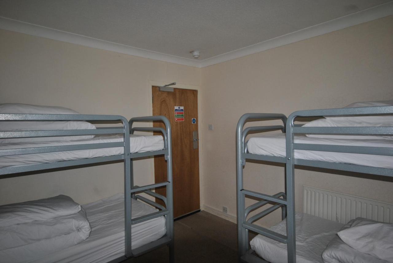 Saucy Mary'S Hostel Kyleakin Bagian luar foto