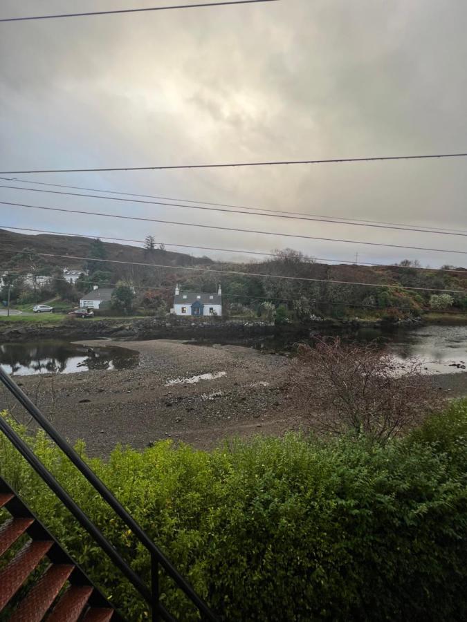 Saucy Mary'S Hostel Kyleakin Bagian luar foto
