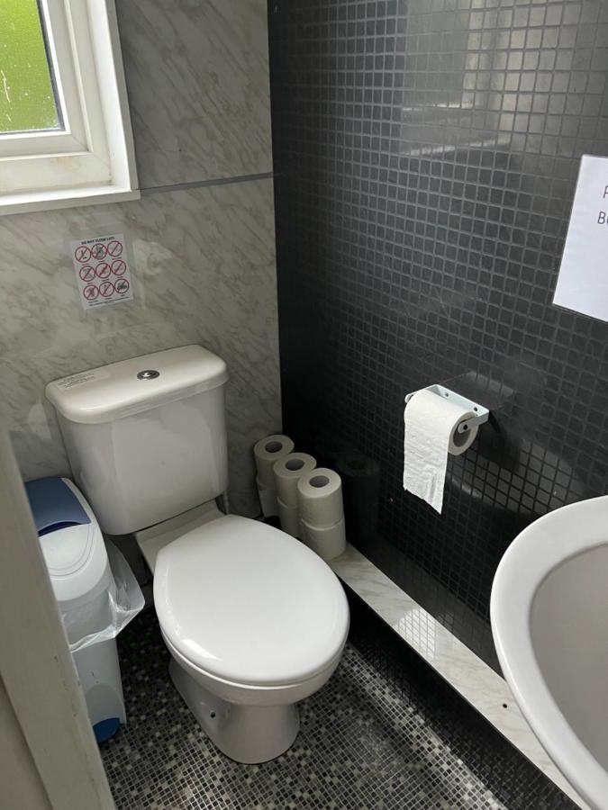 Saucy Mary'S Hostel Kyleakin Bagian luar foto