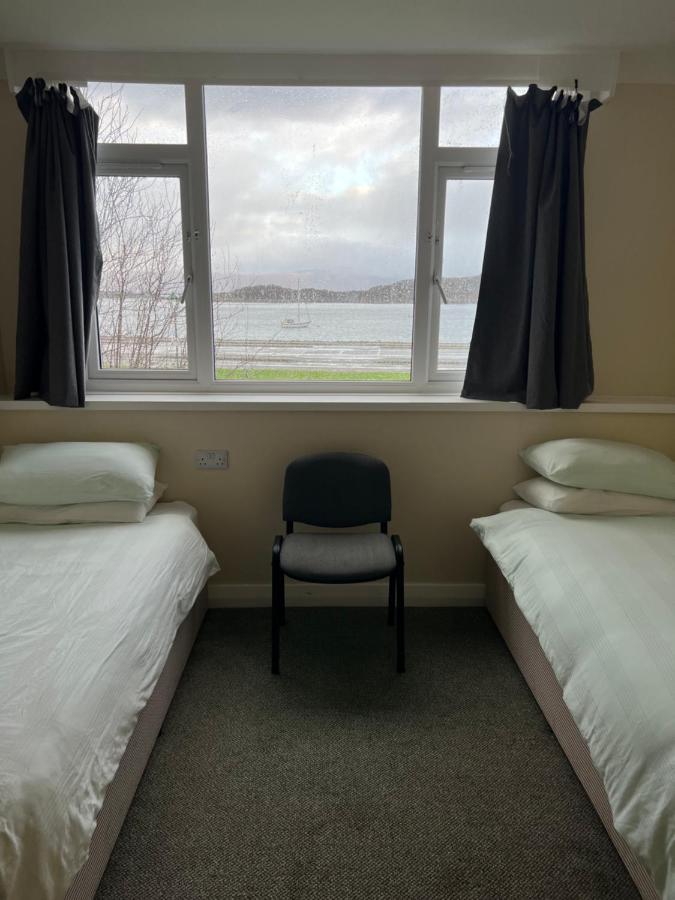 Saucy Mary'S Hostel Kyleakin Bagian luar foto
